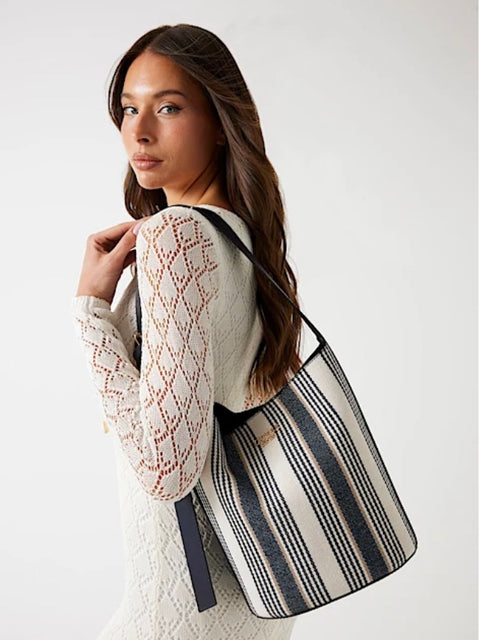 Bolso De Hombro Nicolette Navy Multi - Guess