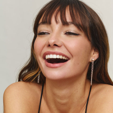 Pendientes Emily Chain Cadena Perla Plata - Radiant Jewels