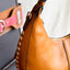 Bolso De Hombro Góndola Camel - Noco